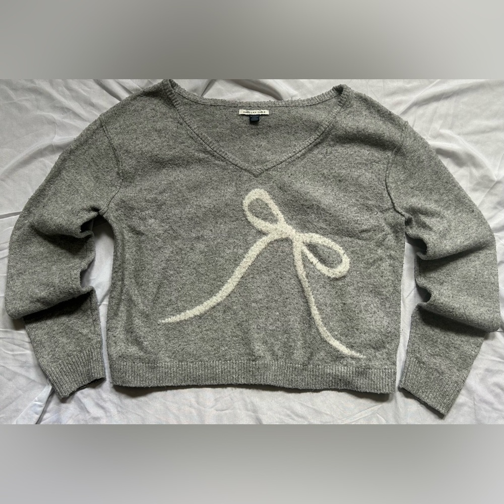 American Eagle Gray V-Neck Sweater with Bow